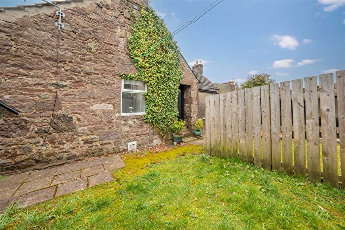 2 Bedroom Flat For Sale In The Cross, Crieff, PH7