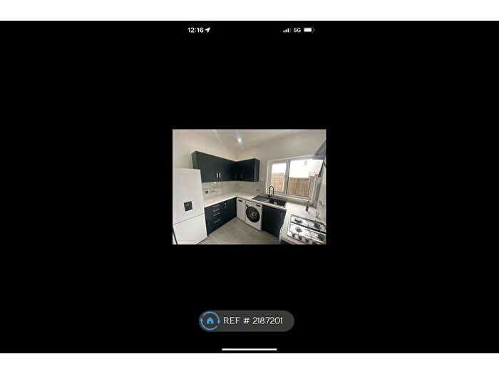 4 Bedroom Detached House To Rent In Wimborne Road, Bournemouth, BH9