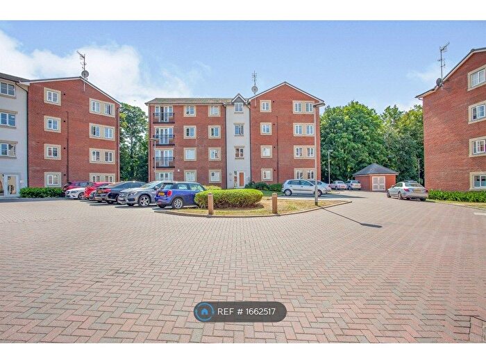 2 Bedroom Flat To Rent In Yew House, Bushey, WD23