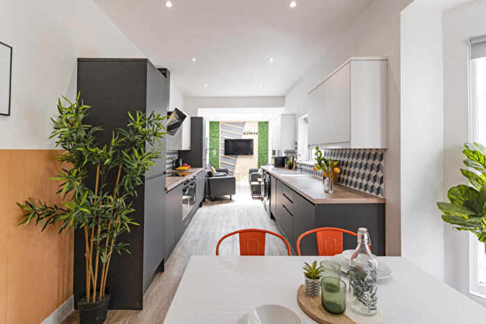 7 Bedroom Terraced House To Rent In Manners Road, Southsea, Portsmouth, PO4