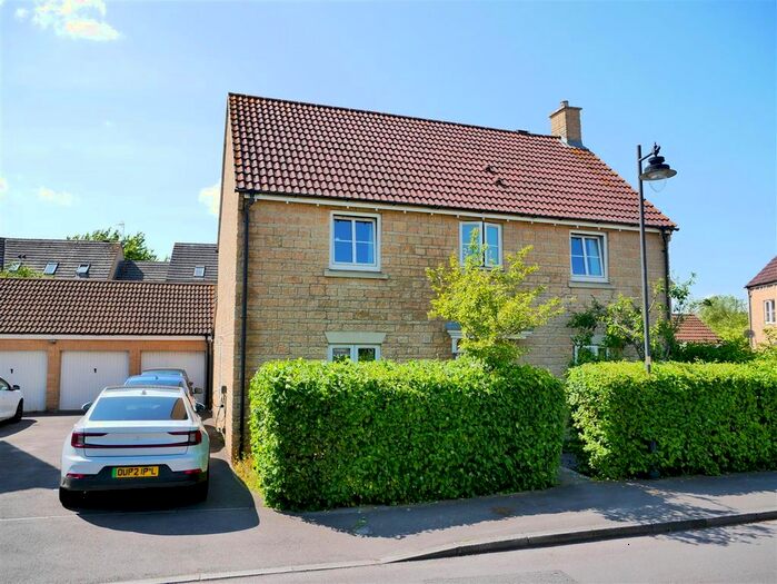 4 Bedroom Detached House For Sale In Stickleback Road, Calne, SN11