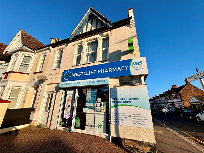 2 Bedroom Flat To Rent In Westborough Road, Westcliff-On-Sea, SS0