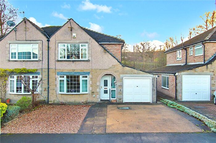 3 Bedroom Semi Detached House For Sale In The Hawthorns, Sutton-In-Craven, BD20