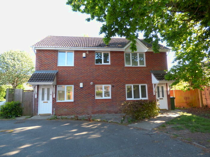 2 Bedroom Ground Flat To Rent In Coracle Close, Warsash, SO31