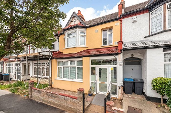 3 Bedroom Terraced House For Sale In Nutfield Road, Thornton Heath, CR7