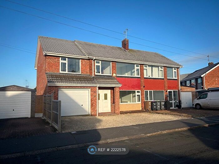 4 Bedroom Semi-Detached House To Rent In Monsal Dale, North Hykeham, Lincoln, LN6
