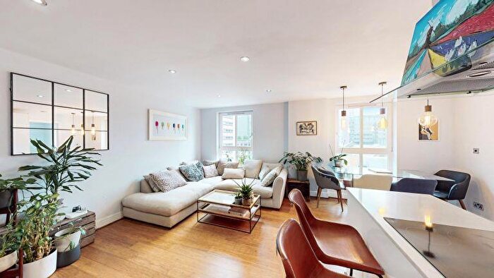 2 Bedroom Apartment To Rent In Dryden Building, Commercial Road, Aldgate East, E1