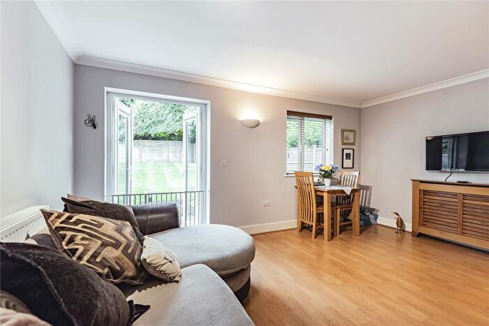 2 Bedroom Apartment To Rent In Bassetsbury Lane, High Wycombe, Buckinghamshire, HP11