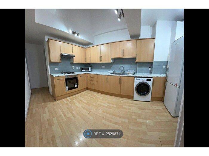 2 Bedroom Flat To Rent In Telegraph Mews, Goodmayes, IG3