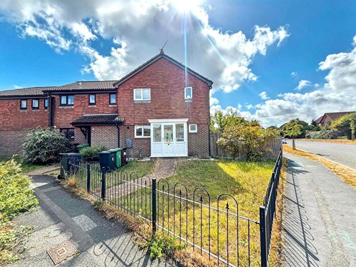 3 Bedroom End Of Terrace House For Sale In Carisbrooke Close, Eastbourne, BN23