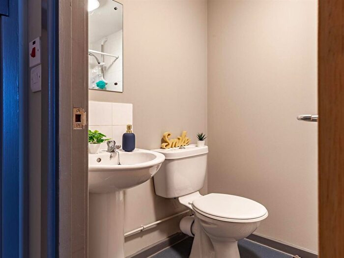 1 Bedroom Flat To Rent In Lineker Road, Leicester, LE2