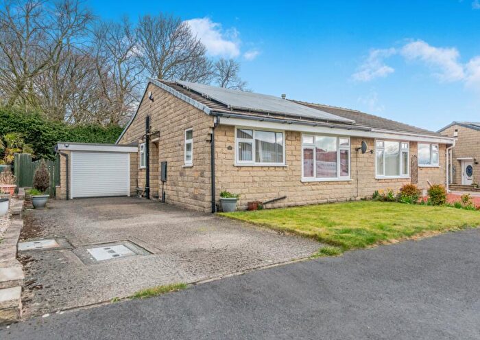 2 Bedroom Bungalow For Sale In Thorndene Way, Westgate Hill, Bradford, BD4