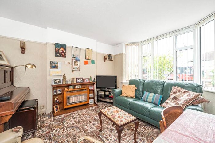 3 Bedroom Semi-Detached House For Sale In West End Road, Ruislip, HA4