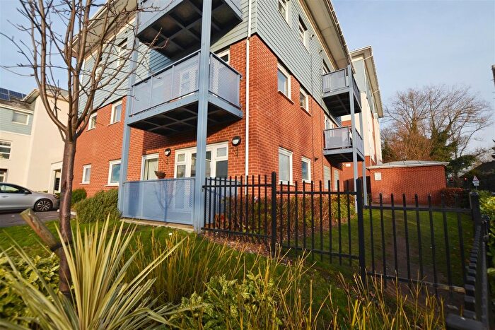 2 Bedroom Flat To Rent In Crest House, Yiewsley, UB7