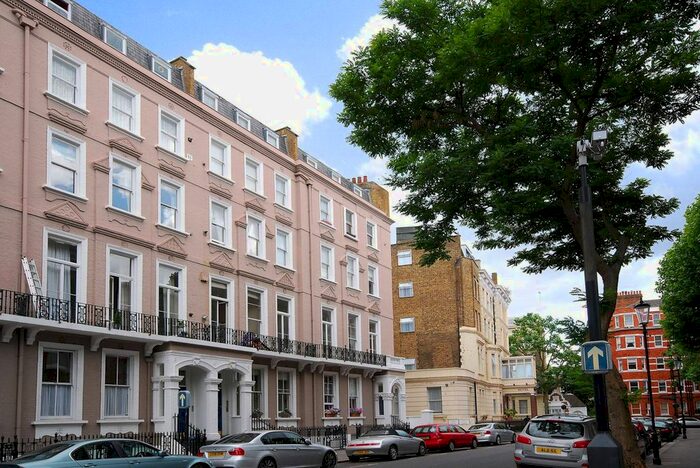 Studio To Rent In Nevern Square, Earls Court, London, SW5