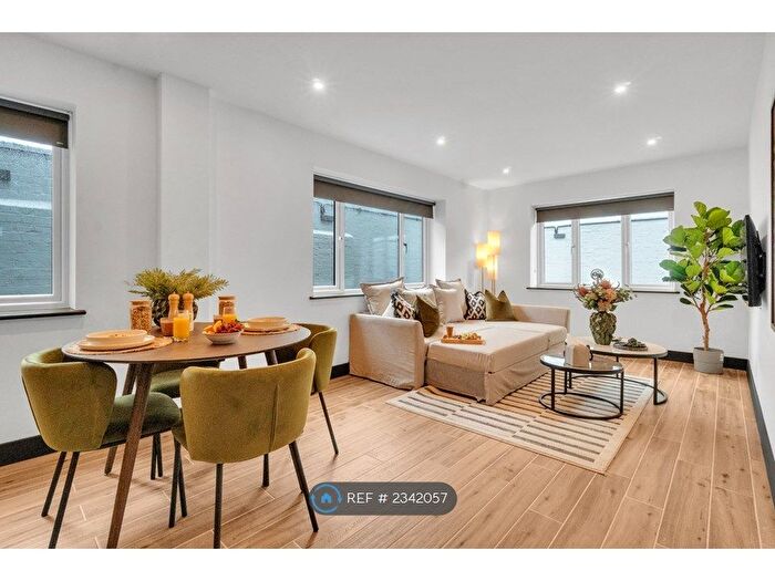 1 Bedroom Flat To Rent In High Road, London, N12