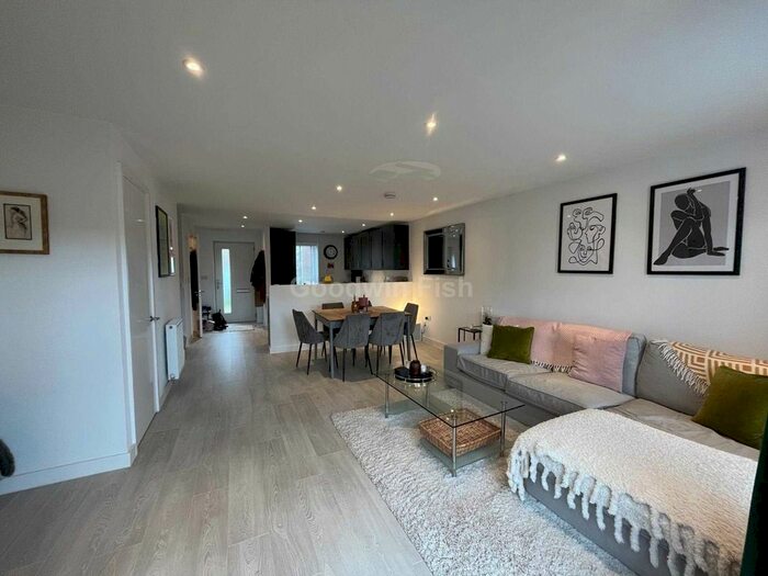 3 Bedroom Terraced House To Rent In Shergar Way, Salford, M6