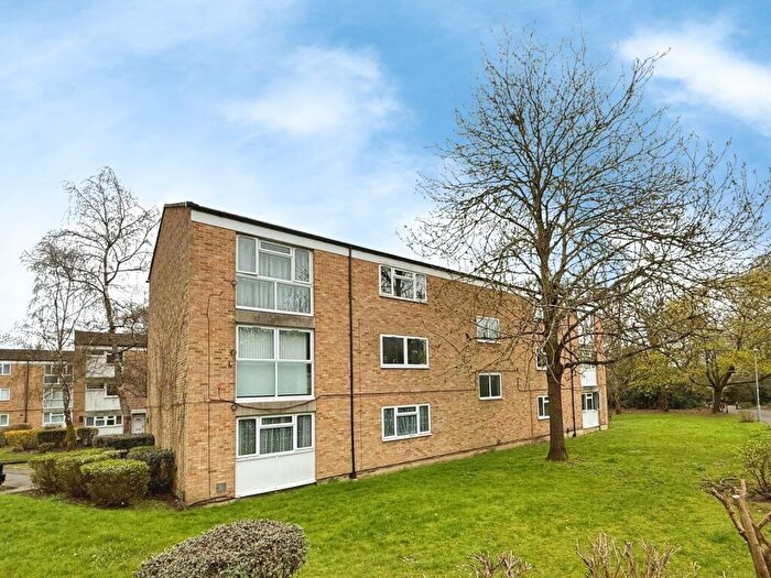 2 Bedroom Apartment For Sale In Lydbury, Bracknell, Berkshire, RG12