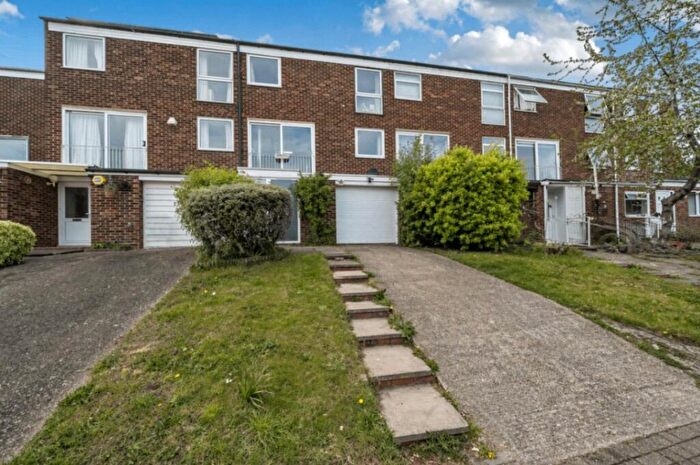 3 Bedroom Terraced House For Sale In Cameron Road, Bromley, BR2