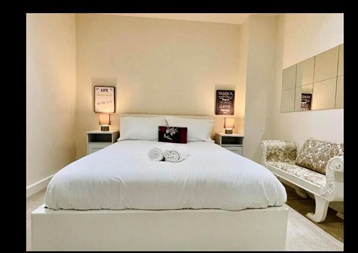 2 Bedroom Apartment To Rent In Beaufort Square, London, NW9
