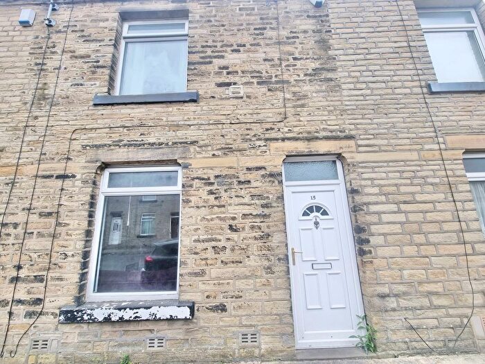 2 Bedroom Terraced House To Rent In St. Pauls Road, Halifax, HX1