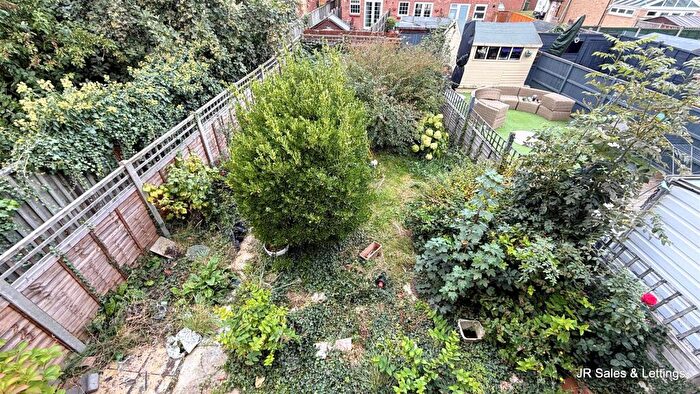 3 Bedroom End Of Terrace House For Sale In Kingsmead, Cheshunt, EN8