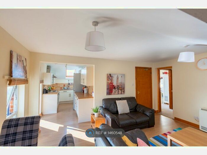 3 Bedroom Flat To Rent In Belle Vue Road, Leeds, LS3