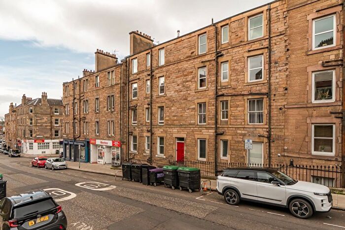 1 Bedroom Flat For Sale In Broughton Road, Edinburgh, EH7