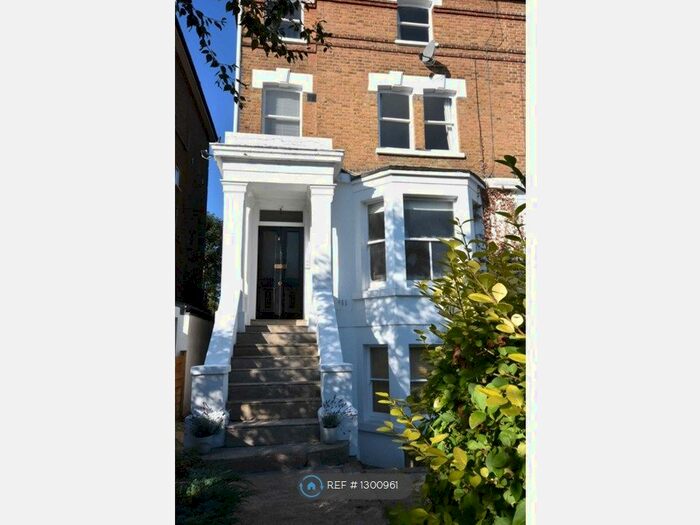 1 Bedroom Flat To Rent In Cambridge Road, Teddington TW11