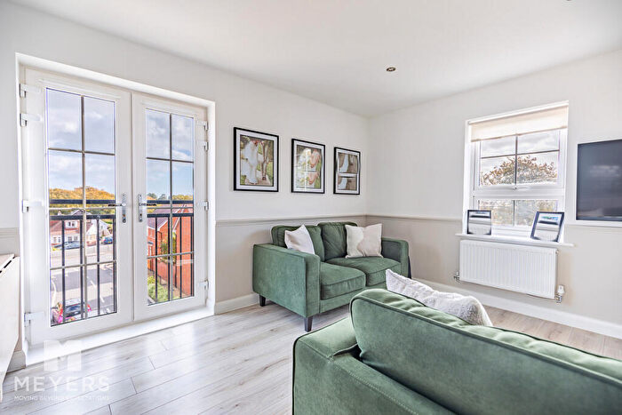 2 Bedroom Flat For Sale In Abraham Drive, Poole, BH15