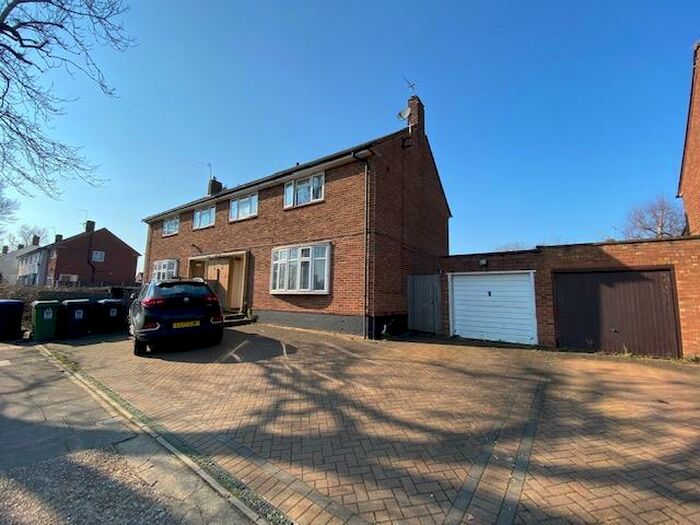 4 Bedroom House To Rent In Peascroft Road, Hemel Hempstead, HP3