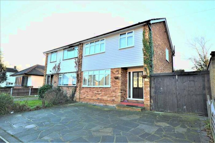 3 Bedroom Semi-Detached House To Rent In Merryfield, Leigh On Sea, SS9
