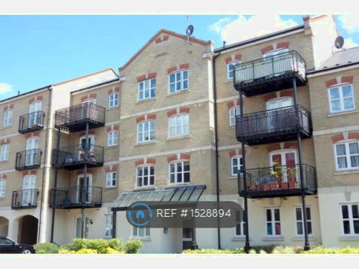 2 Bedroom Flat To Rent In Masters House, Aylesbury, HP21