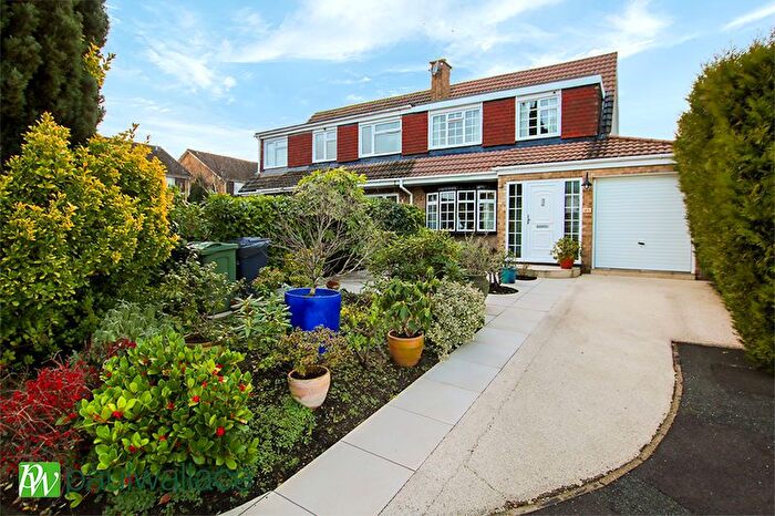 4 Bedroom Semi-Detached House For Sale In Perrysfield Road, Cheshunt, EN8