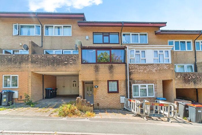 4 Bedroom Terraced House For Sale In Stonecrop Place, Conniburrow, Milton Keynes, Buckinghamshire, MK14