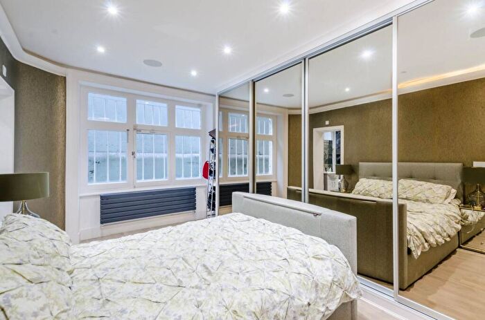 4 Bedroom Flat To Rent In Cabbell Street, Marylebone, London, NW1