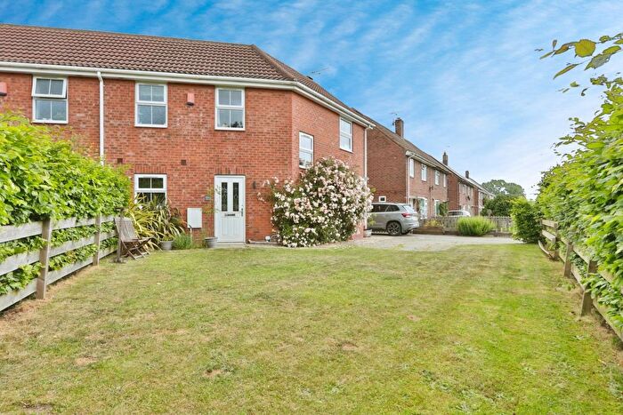 3 Bedroom Semi-Detached House For Sale In Auchinleck Close, Driffield, YO25