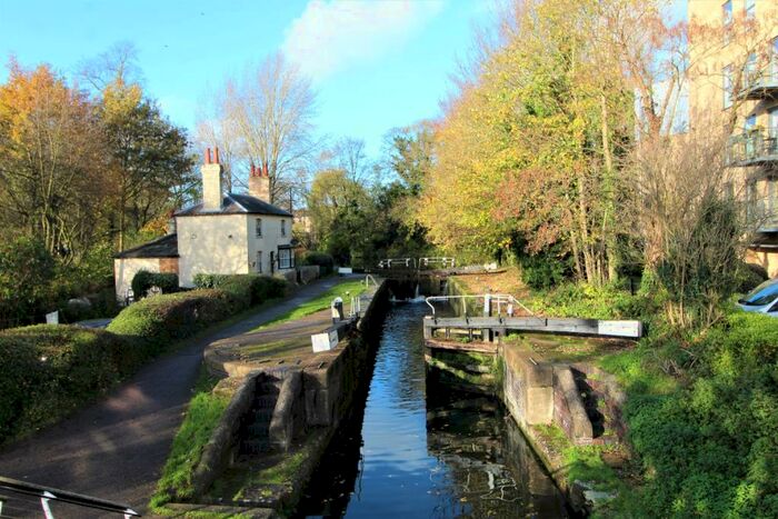 1 Bedroom Apartment To Rent In Dickinson House, The Embankment, Nash Mills Wharf, Hemel Hempstead, Hertfordshire, HP3