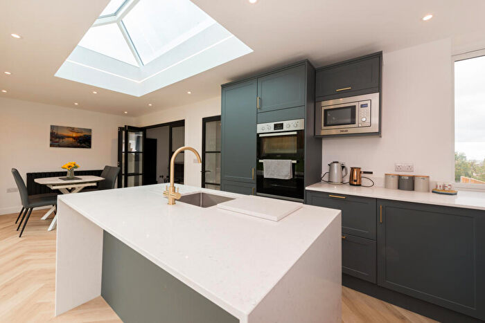 2 Bedroom Bungalow For Sale In Kingfisher Close, Whitstable, CT5