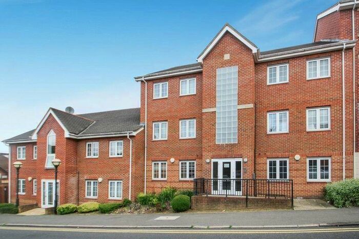 2 Bedroom Flat To Rent In Tom Evans Court, High Wycombe, HP13