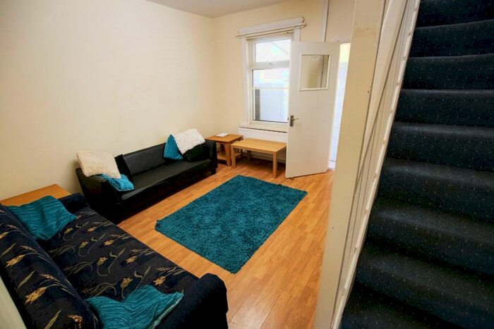 3 Bedroom Terraced House To Rent In Heeley Road, Selly Oak, B29