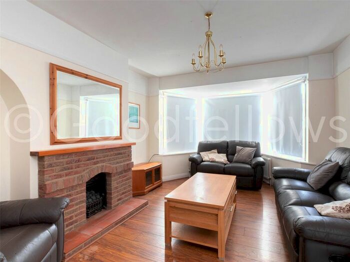 3 Bedroom Terraced House To Rent In Kingsbridge Road, Morden, SM4