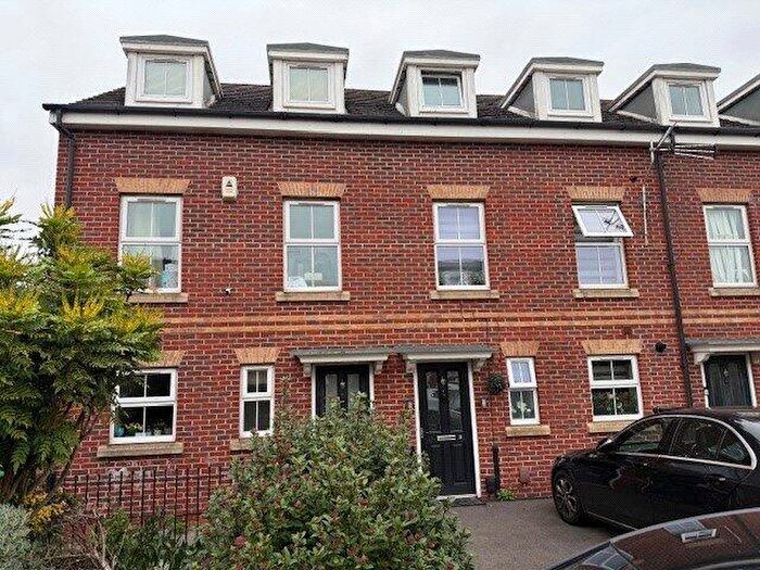 3 Bedroom Town House For Sale In Smedley Close, Nottingham, Nottinghamshire, NG8