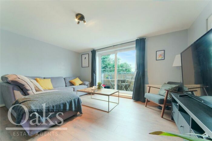 1 Bedroom Apartment For Sale In Russell House, East Croydon, CR0