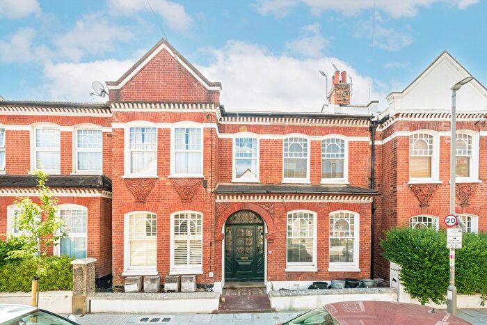 2 Bedroom Maisonette To Rent In Dafforne Road, London, SW17