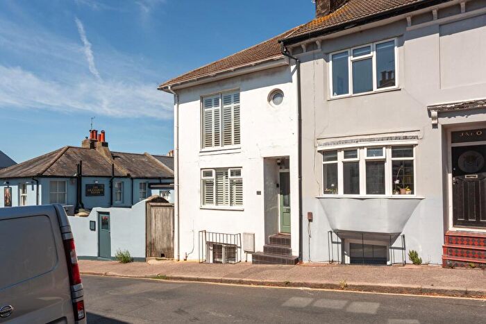 3 Bedroom Terraced House For Sale In Southover Street, Brighton, BN2 - Photo 1