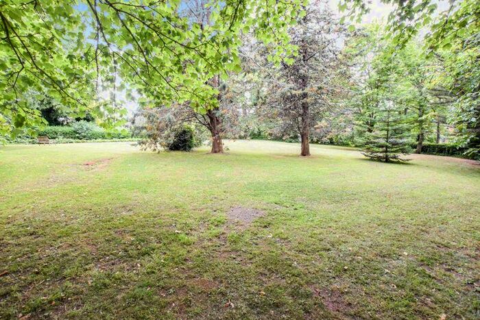 3 Bedroom Flat For Sale In Heavitree Park, Exeter, EX1