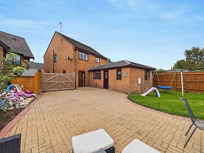 4 Bedroom Detached House For Sale In Main Street, Farcet, PE7