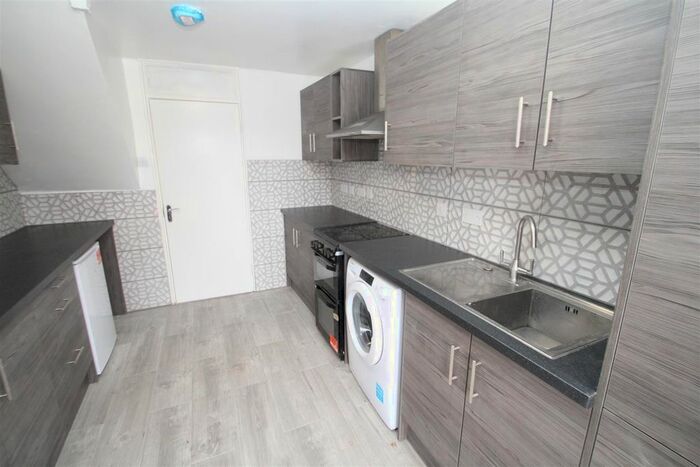 3 Bedroom Property To Rent In Tresilian Square, Hemel Hempstead, HP2