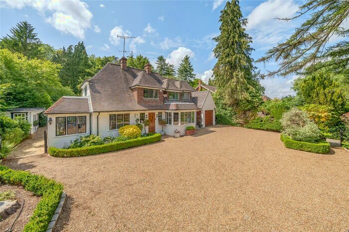 5 Bedroom Detached House For Sale In East Horsley, Surrey, KT24